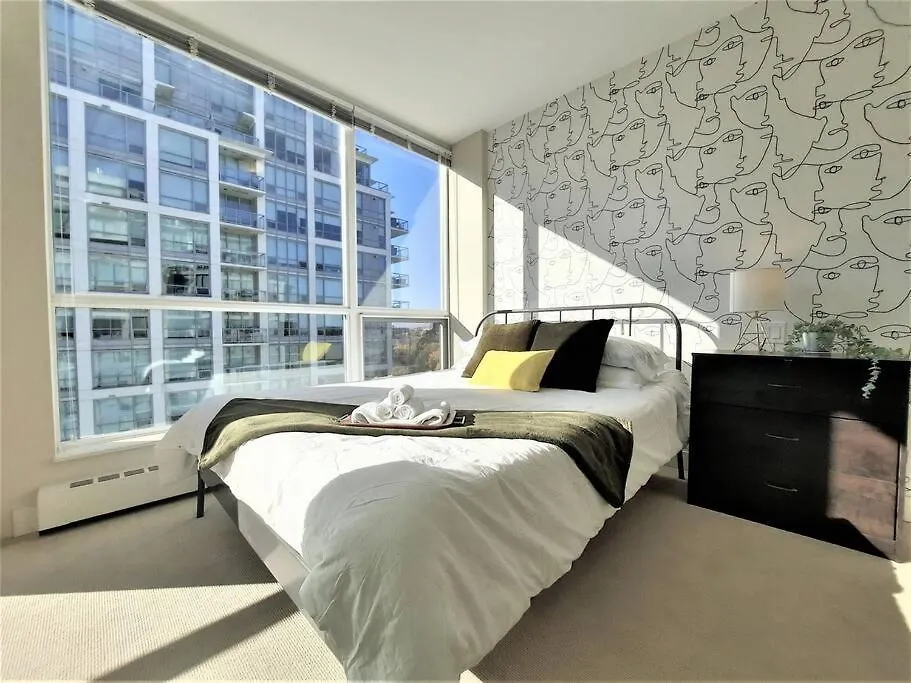 Luxury Condo By River With City Views Calgary