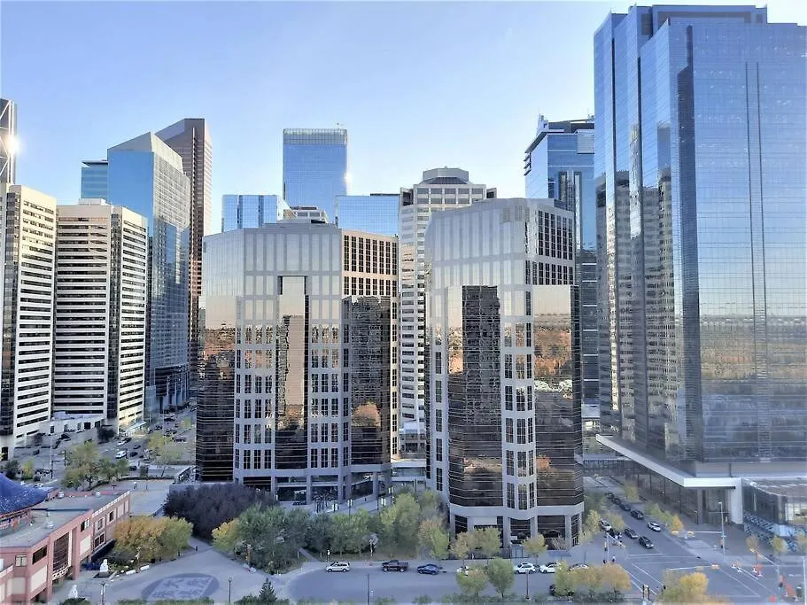 Luxury Condo By River With City Views YYC Apartman