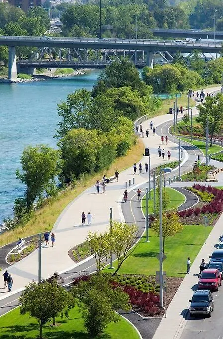Luxury Condo By River With City Views YYC