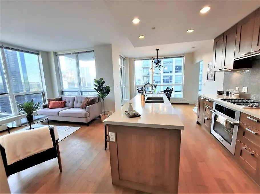 Luxury Condo By River With City Views YYC 0*,