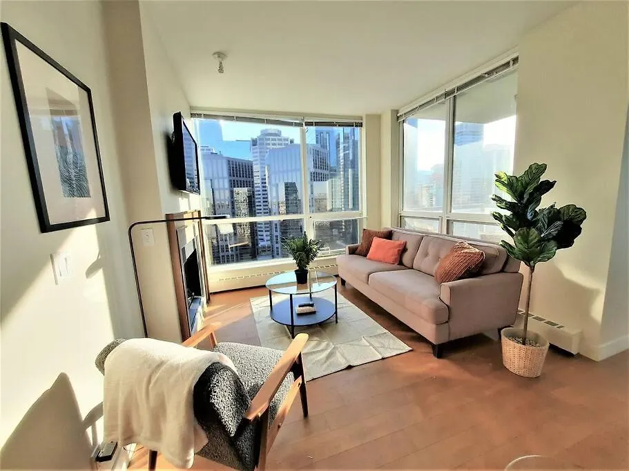 Luxury Condo By River With City Views YYC