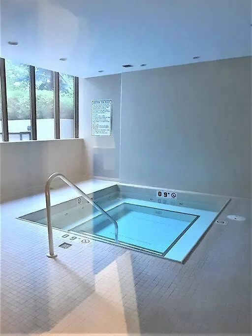 Luxury Condo By River With City Views YYC